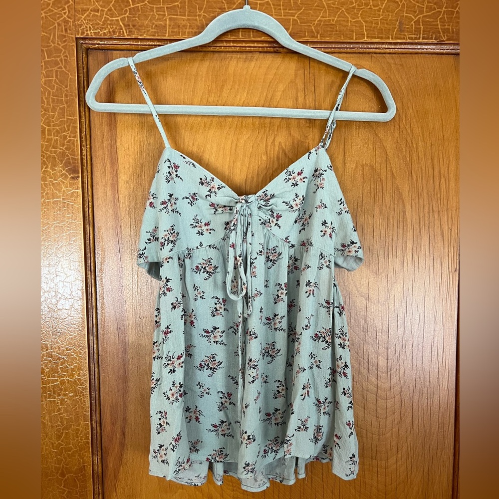 American Eagle light green tank top with flowers - size M